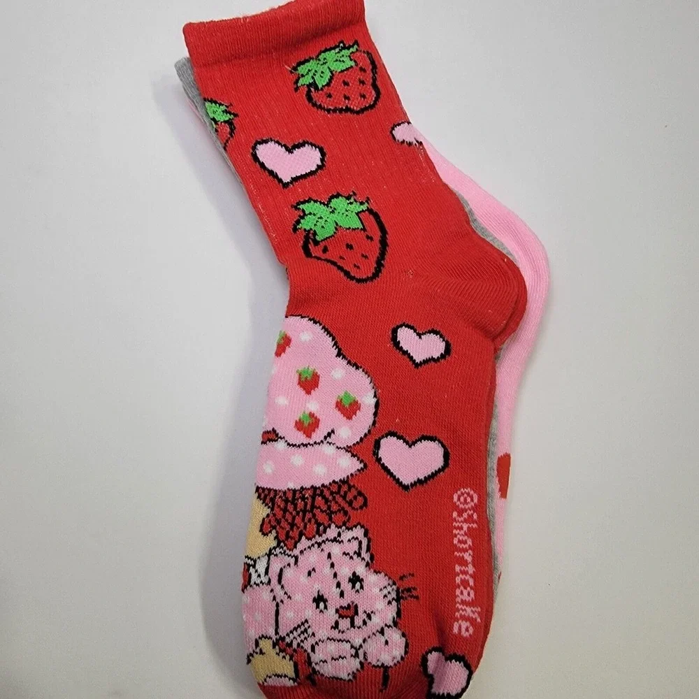 Strawberry Shortcake MID CREW Socks 3 pairs sizes‎ 4-10 Valentine Themed Hearts